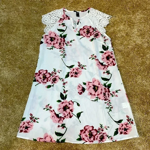SHEIN | Dresses | Nwot S Shein Crochet Cap Sleeve Pink Flower White Shift  Mini Dress | Poshmark